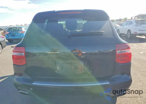 2010 Porsche Cayenne z USA, uszkodzony, nr VIN WP1AA2AP9ALA10727